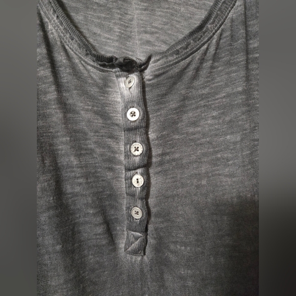 Free People Gray T-Shirt Top, With Lace Details On Long Sleeves, Size Large, EUC - Picture 3 of 8